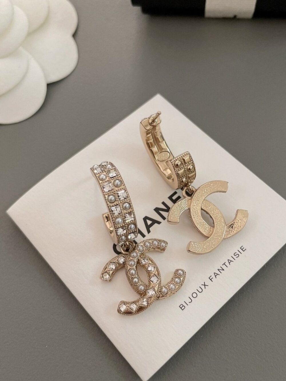 Chanel earrings - Picture 2 of 4